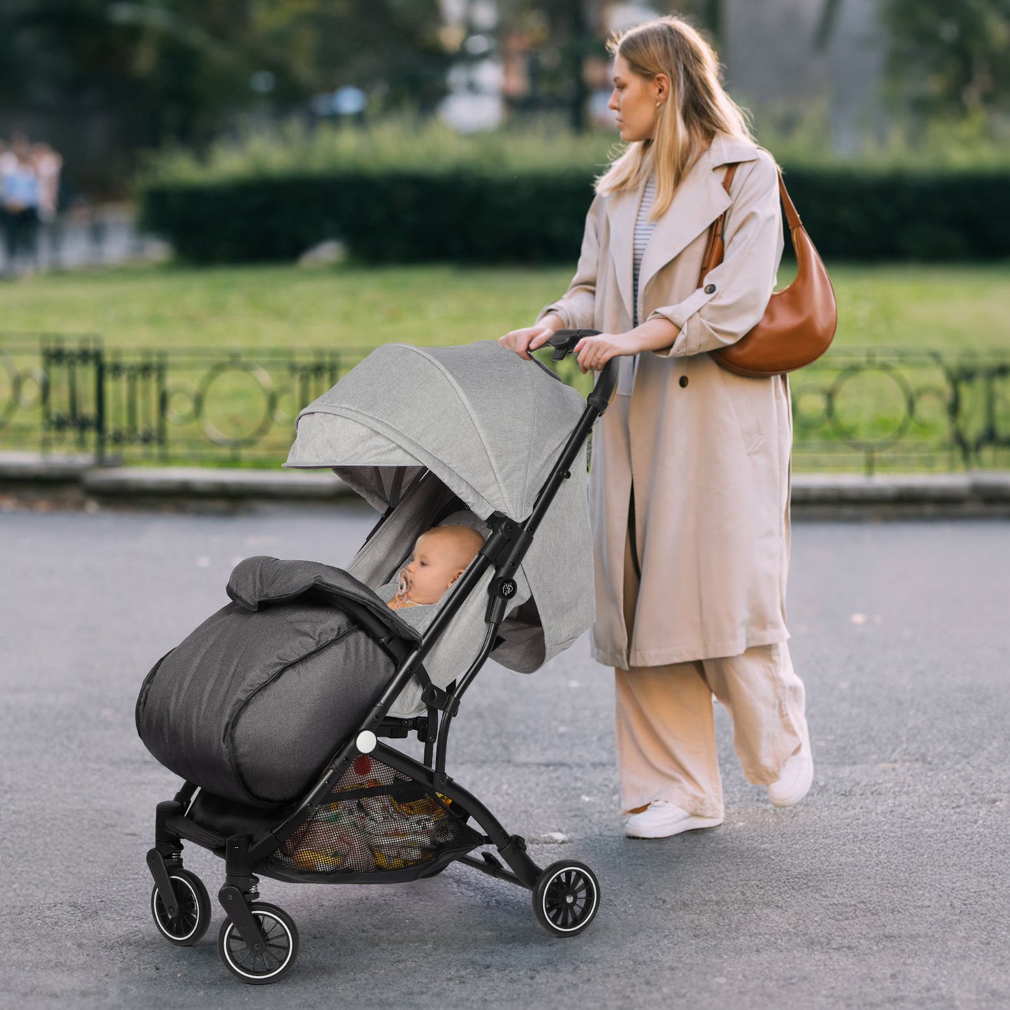 Lightweight Baby Pushchair with Footmuff